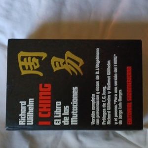 I CHING Book, Spanish edition. Author Richard Wilhelm